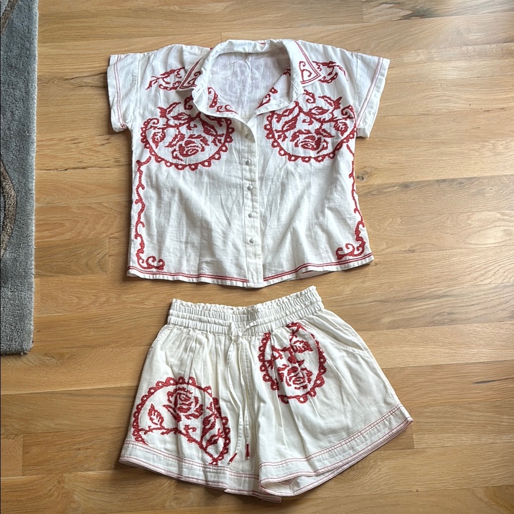 Free People 2 pc set Summer Love White Red Floral Embroidered Shorts Size XS